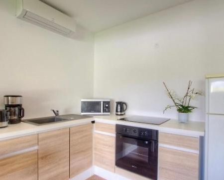 Appartement Tranquille En Bas De Villa Afa Exteriör bild